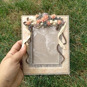 Vtg 90s flower detail picture frame
